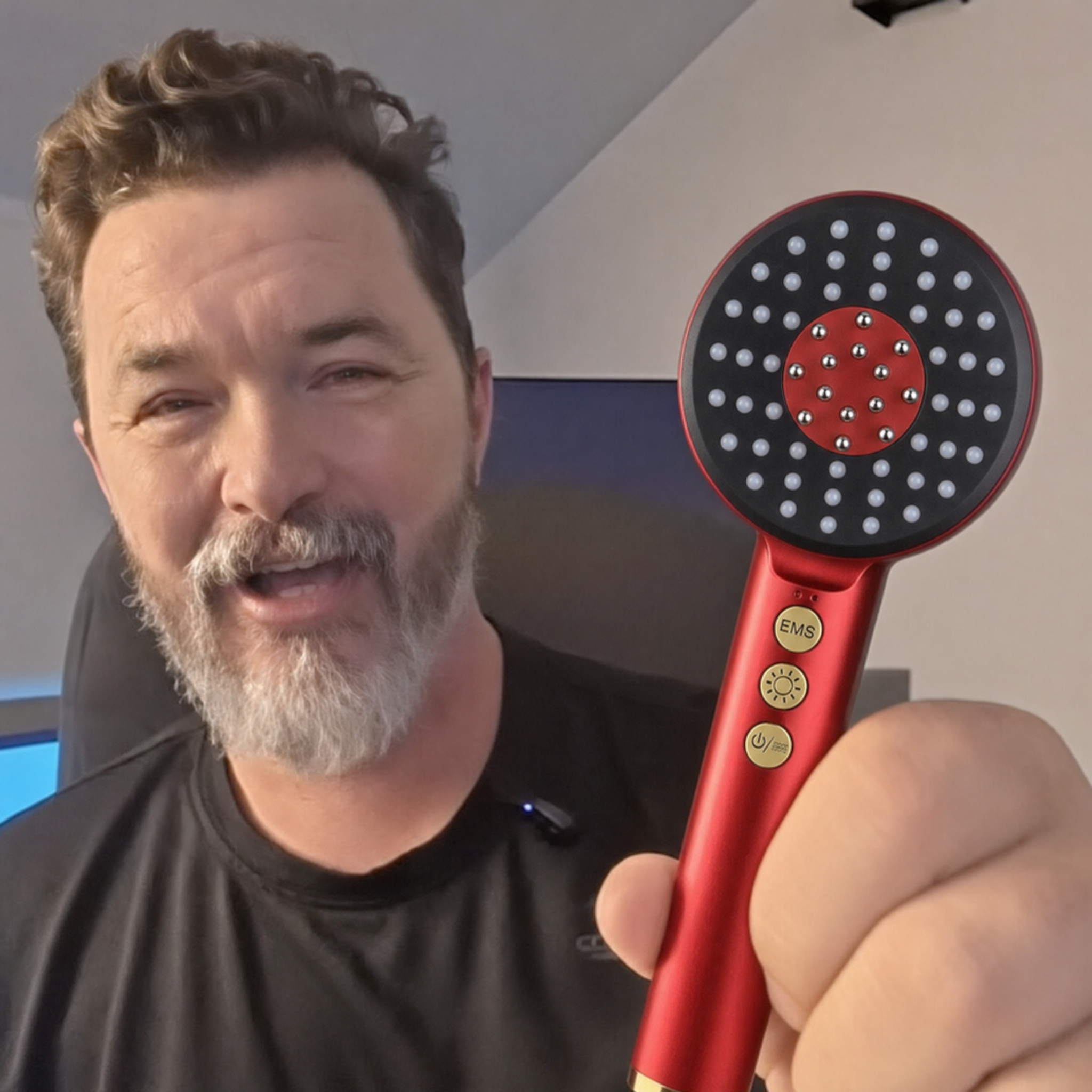 files/Man_with_scalp_massager_2.png